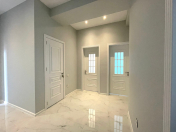 Satılır 3 otaqlı 165 m2 yeni tikili 28 May m.