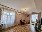 Satılır 2 otaqlı 60 m2 köhnə tikili Bakıxanov