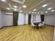 İcarəyə verilir 4 otaqlı 180 m2 yeni tikili İçəri Şəhər m.