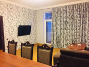 İcarəyə verilir 3 otaqlı 100 m2 yeni tikili 8 Noyabr m.