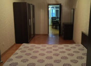 İcarəyə verilir 2 otaqlı 60 m2 köhnə tikili Şah İsmayıl Xətai m.