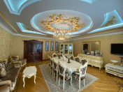 Satılır 4 otaqlı 230 m2 yeni tikili 28 May m.