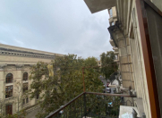 Satılır 4 otaqlı 195 m2 köhnə tikili Sahil m.