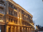 Satılır 4 otaqlı 130 m2 köhnə tikili Sahil m.