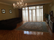 Satılır 3 otaqlı 170 m2 yeni tikili Nizami m.