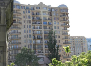 Satılır 3 otaqlı 120 m2 yeni tikili Axundov bağı