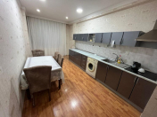 İcarəyə verilir 1 otaqlı 70 m2 yeni tikili 8 Noyabr m.