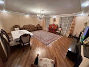 Satılır 5 otaqlı 110 m2 köhnə tikili Xalqlar Dostluğu m.