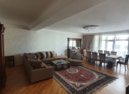 Satılır 4 otaqlı 230 m2 yeni tikili 28 May m.