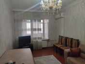 Satılır 4 otaqlı 100 m2 köhnə tikili Xalqlar Dostluğu m.