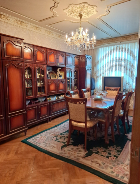 Satılır 5 otaqlı 100 m2 köhnə tikili Əhmədli