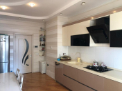 İcarəyə verilir 4 otaqlı 140 m2 yeni tikili 9 mkr