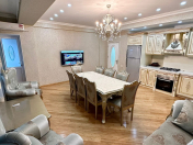 Satılır 4 otaqlı 130 m2 yeni tikili Elmlər Akademiyası m.