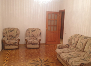 İcarəyə verilir 3 otaqlı 85 m2 köhnə tikili Xalqlar Dostluğu m.