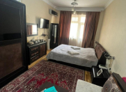 Satılır 3 otaqlı 130 m2 yeni tikili Nizami m.