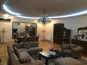 Satılır 6 otaqlı 380 m2 yeni tikili Gənclik m.