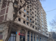 Satılır 3 otaqlı 117 m2 yeni tikili Səbail r.