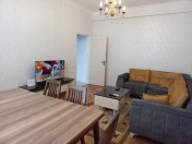 İcarəyə verilir 2 otaqlı 80 m2 yeni tikili Tibb Universiteti