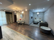 İcarəyə verilir 3 otaqlı 130 m2 yeni tikili Tibb Universiteti