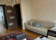 Satılır 3 otaqlı 70 m2 köhnə tikili Qara Qarayev m.