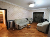 Satılır 2 otaqlı 60 m2 köhnə tikili Elmlər Akademiyası m.
