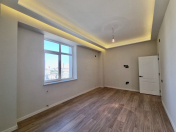 Satılır 3 otaqlı 82 m2 yeni tikili İnşaatçılar m.