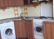 Satılır 4 otaqlı 90 m2 köhnə tikili İnşaatçılar m.