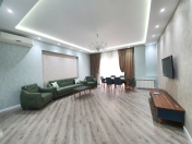 İcarəyə verilir 4 otaqlı 180 m2 yeni tikili Azərbaycan Dillər Universiteti