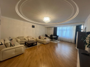 Satılır 4 otaqlı 190 m2 yeni tikili 28 May m.