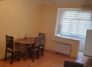 İcarəyə verilir 2 otaqlı 35 m2 köhnə tikili Memar Əcəmi m.