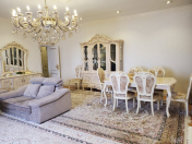 İcarəyə verilir 3 otaqlı 160 m2 yeni tikili Memar Əcəmi m.