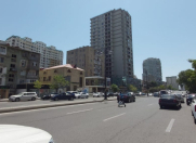 Satılır 1 otaqlı 440 m2 obyekt İnşaatçılar m.