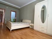 İcarəyə verilir 3 otaqlı 150 m2 yeni tikili Dövlət Statistika Komitəsi