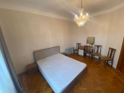 İcarəyə verilir 2 otaqlı 60 m2 köhnə tikili Tibb Universiteti