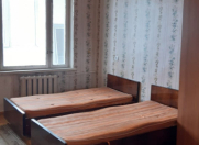 Satılır 4 otaqlı 90 m2 köhnə tikili İnşaatçılar m.