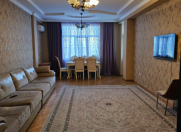 Satılır 4 otaqlı 200 m2 yeni tikili Moskva univermağı