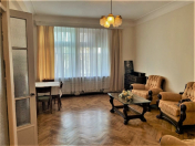 İcarəyə verilir 3 otaqlı 80 m2 köhnə tikili İçəri Şəhər m.