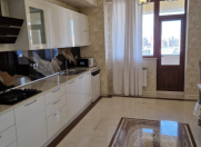 İcarəyə verilir 3 otaqlı 135 m2 yeni tikili Heydər Əliyev Mərkəzi