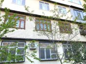 Satılır 5 otaqlı 120 m2 köhnə tikili Əhmədli m.