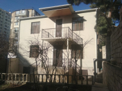 Satılır 5 otaqlı 200 m2 həyət evi Koroğlu m.