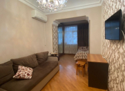 İcarəyə verilir 3 otaqlı 85 m2 köhnə tikili Nizami m.