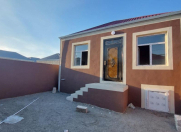 Satılır 3 otaqlı 1.8 m2 həyət evi Binə