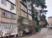 Satılır 4 otaqlı 100 m2 köhnə tikili Qaraçuxur