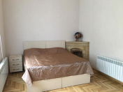 İcarəyə verilir 2 otaqlı 30 m2 köhnə tikili Nizami m.