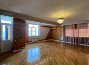 Satılır 4 otaqlı 212 m2 yeni tikili 28 May m.