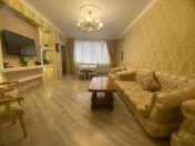 Satılır 4 otaqlı 136 m2 yeni tikili İnşaatçılar m.