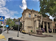 İcarəyə verilir 3 otaqlı 95 m2 köhnə tikili Sahil m.