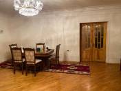 Satılır 5 otaqlı 127 m2 köhnə tikili Əhmədli m.