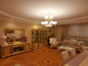 Satılır 4 otaqlı 200 m2 yeni tikili 28 May m.