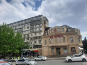 Satılır 3 otaqlı 80 m2 köhnə tikili İnşaatçılar m.